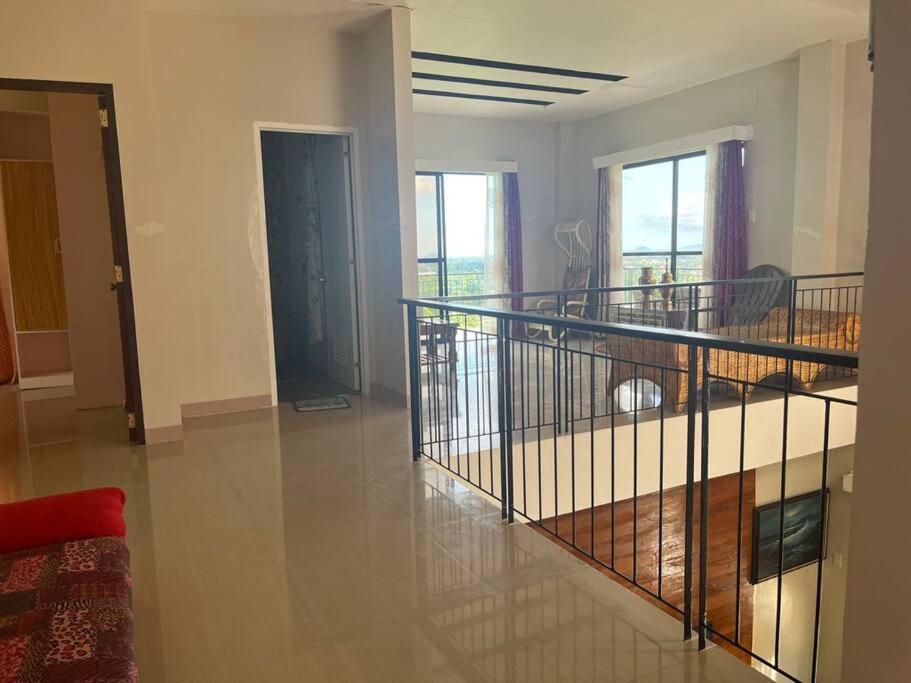 Beautiful 3 Bedroom Vacation Home With View. 삼보앙가 외부 사진