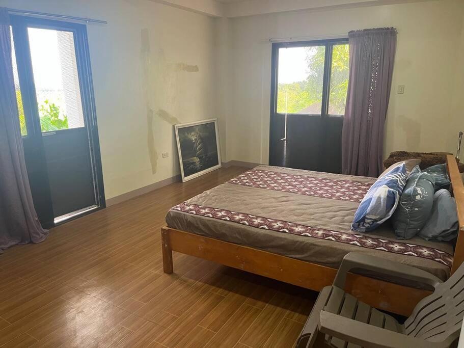 Beautiful 3 Bedroom Vacation Home With View. 삼보앙가 외부 사진